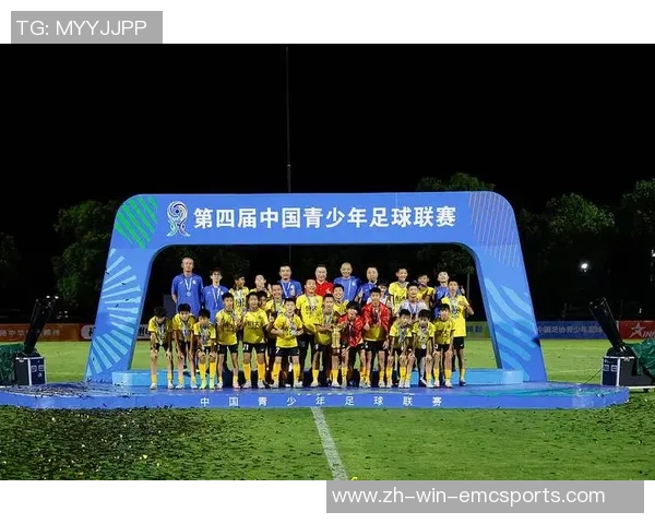 男生足球技术出众展现魅力球场风采令人赞叹不已 男生足球技术出众展现魅力球场风采令人赞叹不已