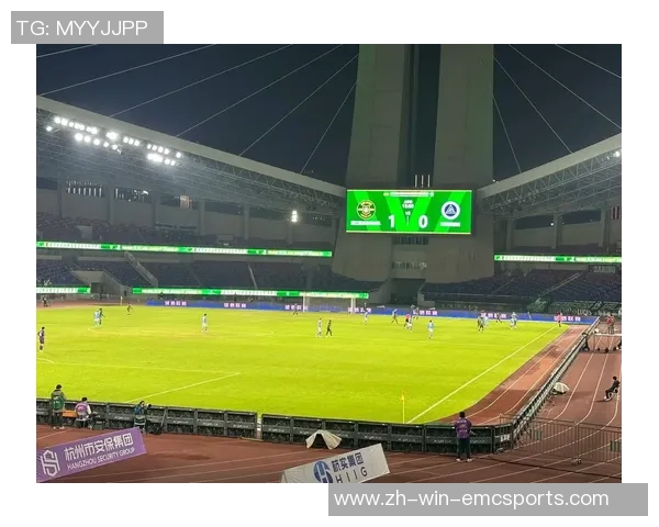 足球球后：她如何在绿茵场上书写传奇与梦想的篇章